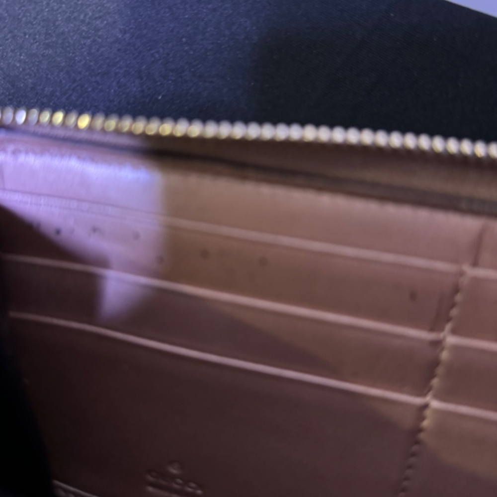 Gucci Zippy Long Wallet with Logo Charm - Picture 10 of 10